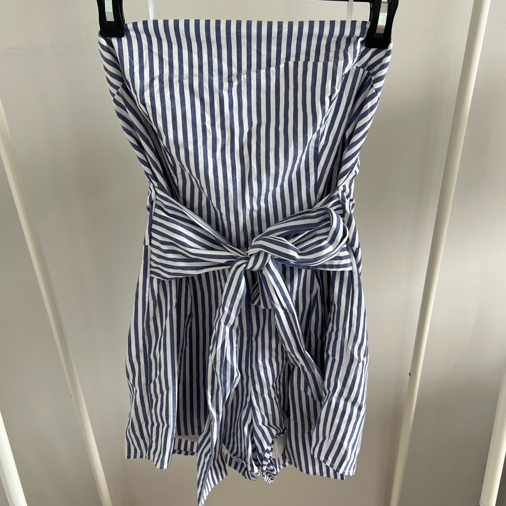 Blue and white strapless romper with bow tie in front size L